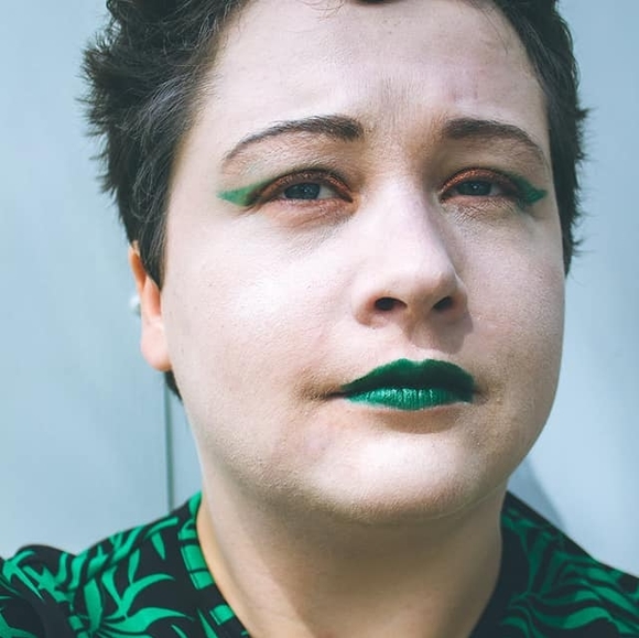 Meet your Posher, Quinn - Picture 1 of 1